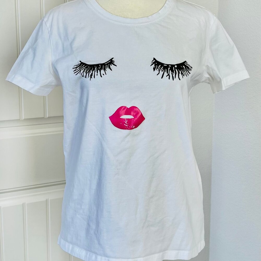 Cute Eyelash Lips Sleeping Girl Face White Short Sleeve Tee Shirt Women's Size M